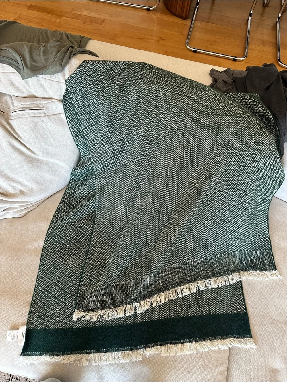 Men's Green Herringbone Scarf - Stylish Winter Accessory